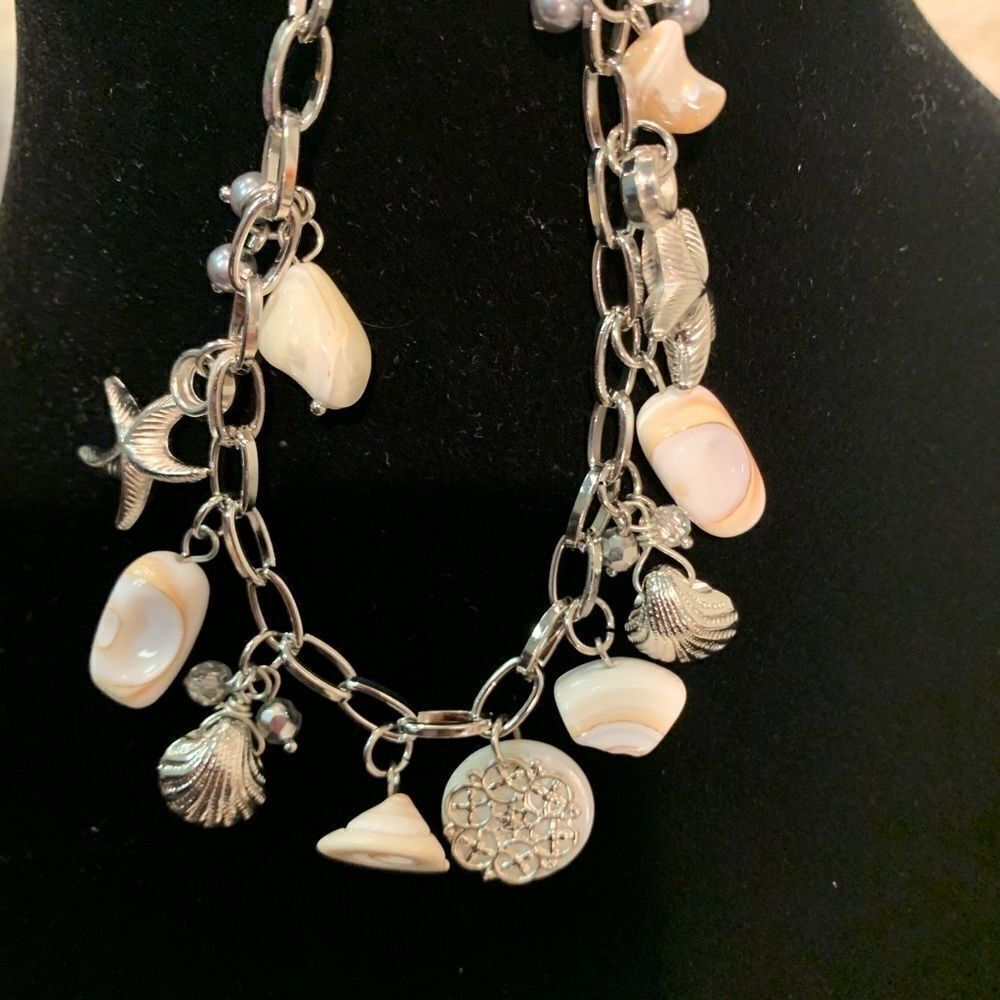 Bracelets   - Picture 9 of 13